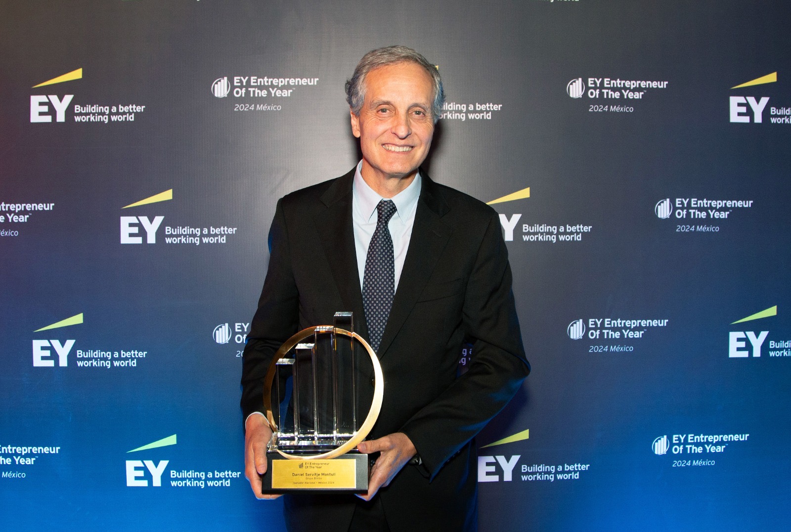 Daniel Servitje, presidente ejecutivo de Grupo Bimbo, es nombrado Ganador Nacional de EY Entrepreneur Of The Year™ 2024 México