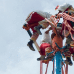 Voladores de Papantla sufren caída durante celebración