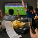 Chelas, apps y partidos: los gastos que podrían estar goleando tu cartera en el mundial