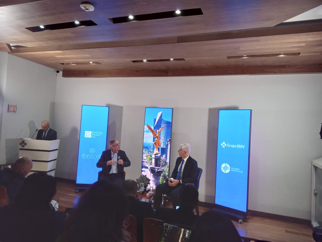 IA podría transformar el mercado de valores, pero deben controlarse sus riesgos: William Ackman. Novus News